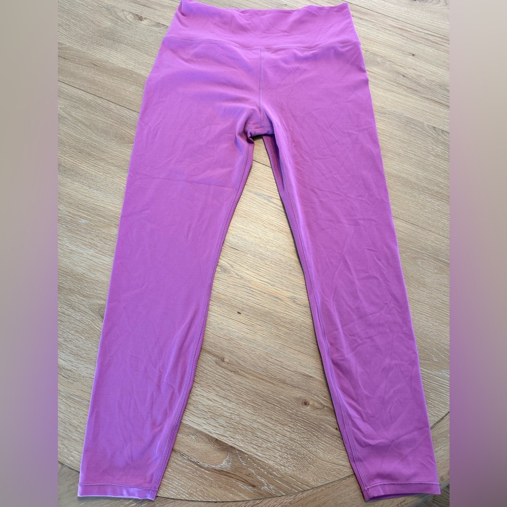Vuori 24” size L super soft leggings!